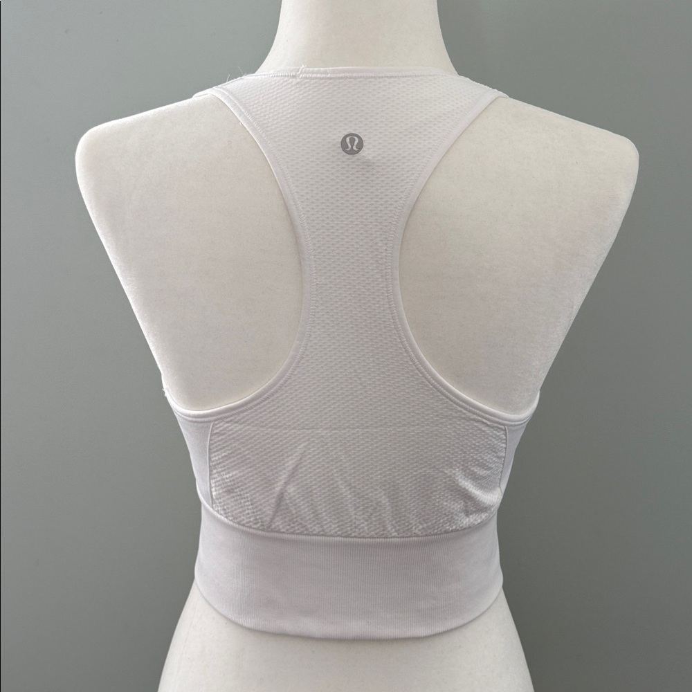 Lululemon Athletica White Sports Bra Size10 Included Pads & 3 Tie Dye Scrunchies